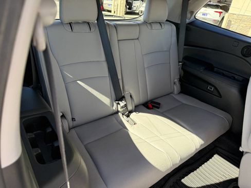 Used 2017 Honda Pilot Elite image 16