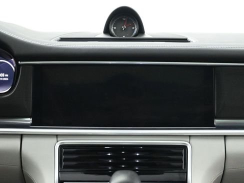 Used 2023 Porsche Panamera 4 Platinum Edition image 11