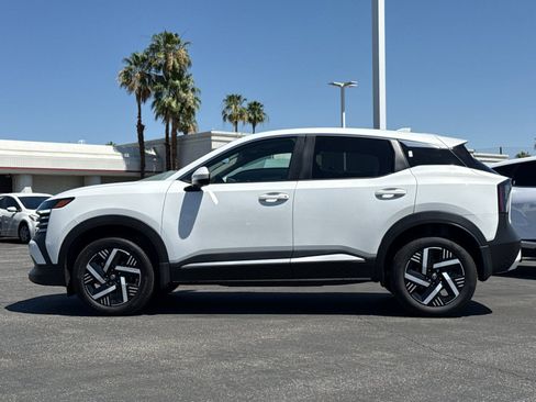 Used 2025 Nissan Kicks SV FWD image 6