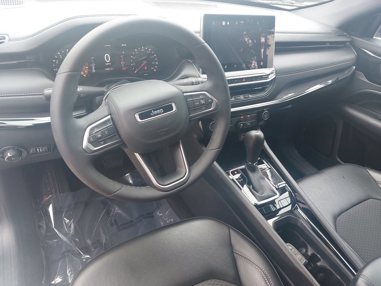 Used 2023 Jeep Compass Latitude AWD/4WD image 15