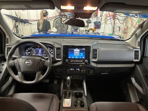 Used 2024 Nissan Frontier SV w/ Technology Package AWD/4WD image 24