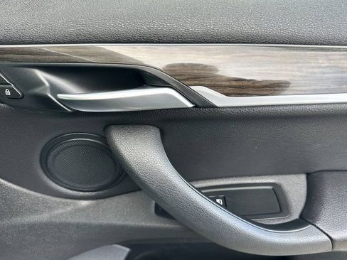 Used 2019 BMW X1 sDrive28i w/ M Sport Package FWD image 19
