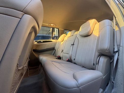 Used 2016 Mercedes-Benz GL 450 GL 450 4MATIC AWD 4dr SUV image 13