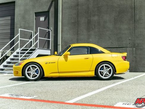 Used 2001 Honda S2000 image 42