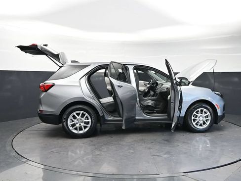 Used 2024 Chevrolet Equinox LS w/ Driver Confidence II Package FWD image 35
