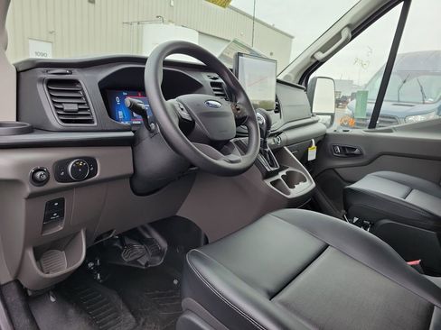 New 2025 Ford Transit 250 148 Medium Roof image 19