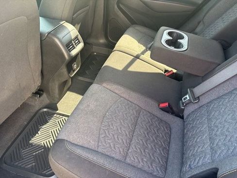 Used 2022 Chevrolet Equinox LT image 30