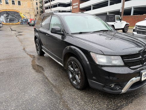 Used 2019 Dodge Journey Crossroad AWD/4WD image 4