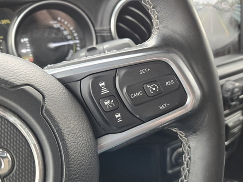 Used 2021 Jeep Wrangler Unlimited Sahara w/ Cold Weather Group image 30