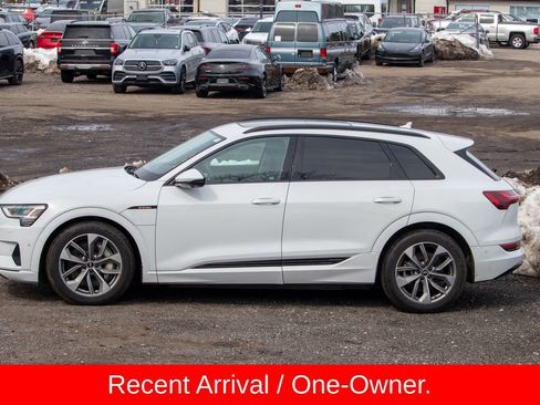 Used 2021 Audi e-tron Premium Plus w/ Premium Plus Package image 4