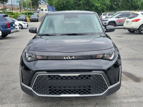 Used 2025 Kia Soul LX FWD image 2