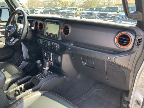 Used 2023 Jeep Gladiator Mojave w/ LED Lighting Group AWD/4WD image 57