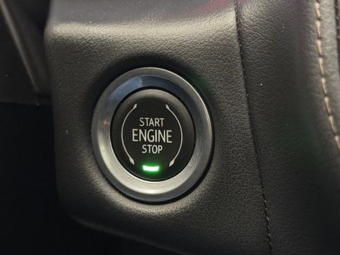 Used 2021 Chevrolet Suburban High Country image 24