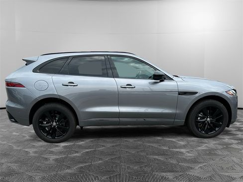 Used 2024 Jaguar F-PACE R-Dynamic S image 6