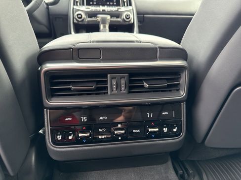 Used 2024 Lexus LX 600 F Sport image 31