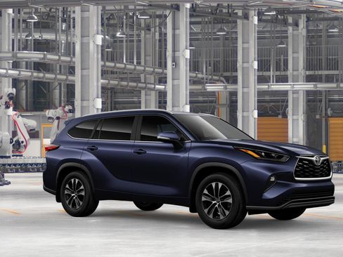 New 2026 Toyota Highlander XLE image 14