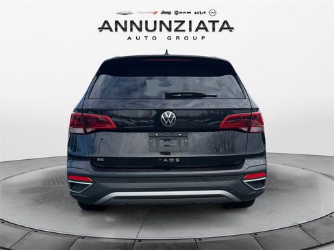 Used 2024 Volkswagen Taos SE image 4