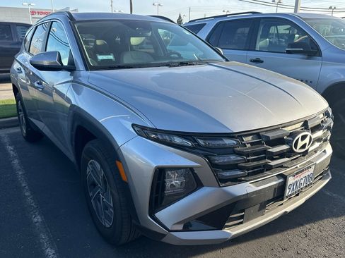 Used 2025 Hyundai Tucson Blue image 2