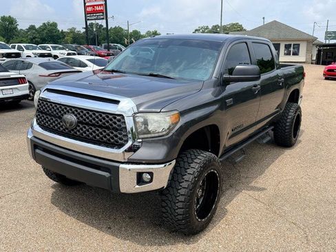 Used 2019 Toyota Tundra SR5 AWD/4WD image 10