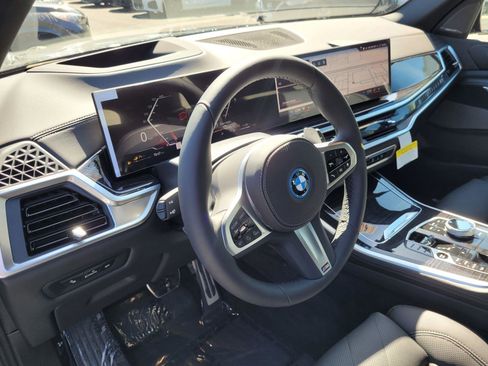 New 2026 BMW X5 xDrive50e w/ Executive Package AWD/4WD image 8