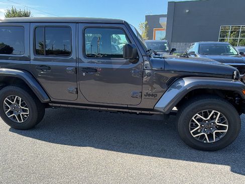 Certified 2026 Jeep Wrangler Unlimited Sahara AWD/4WD image 7