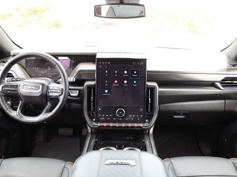 Used 2025 GMC Yukon AT4 AWD/4WD image 11