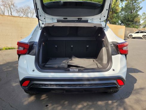 Used 2024 Chevrolet Trax RS image 27