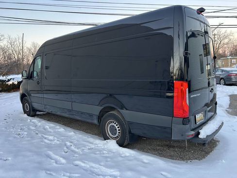 Used 2023 Mercedes-Benz Sprinter 2500 image 11
