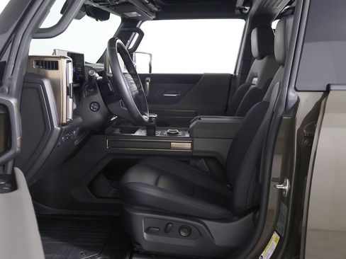 Used 2025 GMC Hummer EV 2X w/ Extreme Off-Road Package AWD/4WD image 32