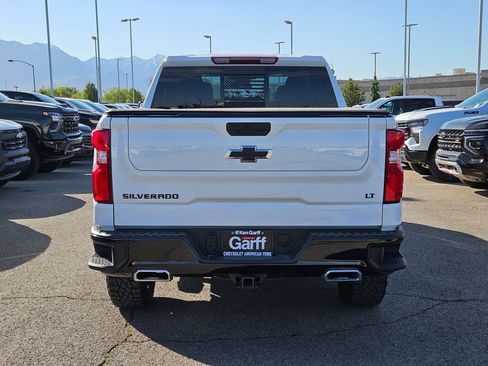 Used 2025 Chevrolet Silverado 1500 LT Trail Boss w/ Convenience Package II AWD/4WD image 4