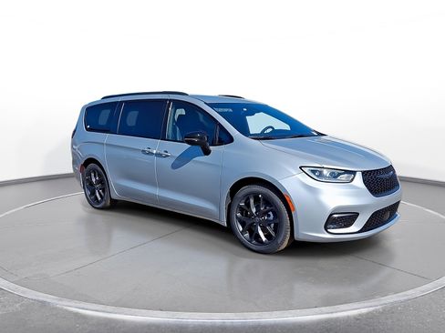 New 2026 Chrysler Pacifica Select w/ S Appearance Package FWD image 2