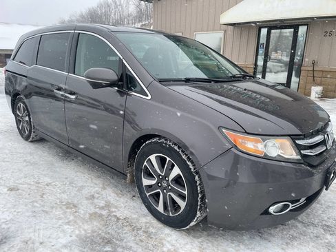 Used 2015 Honda Odyssey Touring image 2