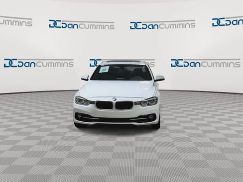 Used 2018 BMW 330i xDrive Sedan AWD/4WD image 3