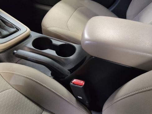 Used 2019 Hyundai Elantra SE FWD image 26