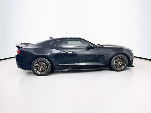 Used 2020 Chevrolet Camaro LT image 10