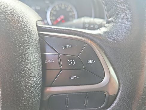 Used 2019 Jeep Renegade Limited w/ UConnect 8.4 Nav Group image 21