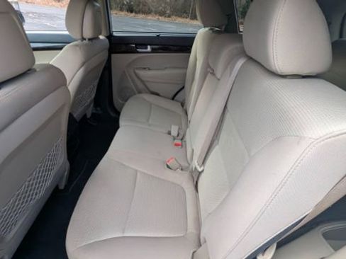Used 2015 Kia Sorento LX image 20