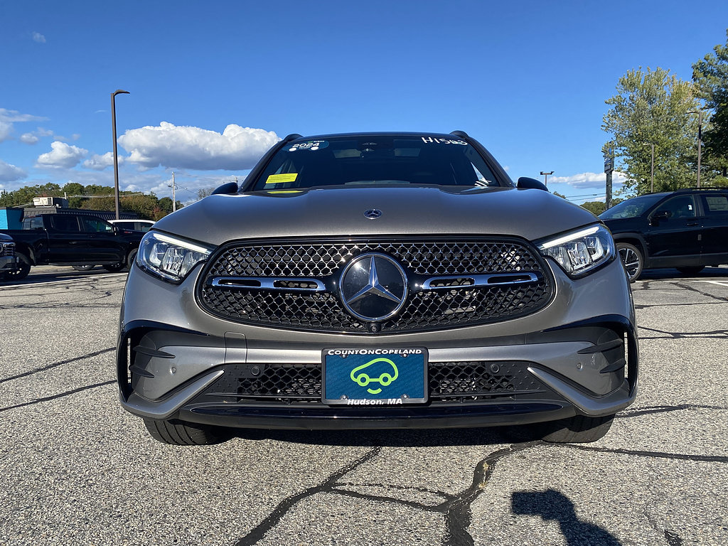 Used 2024 Mercedes-Benz GLC 300 4MATIC image 2