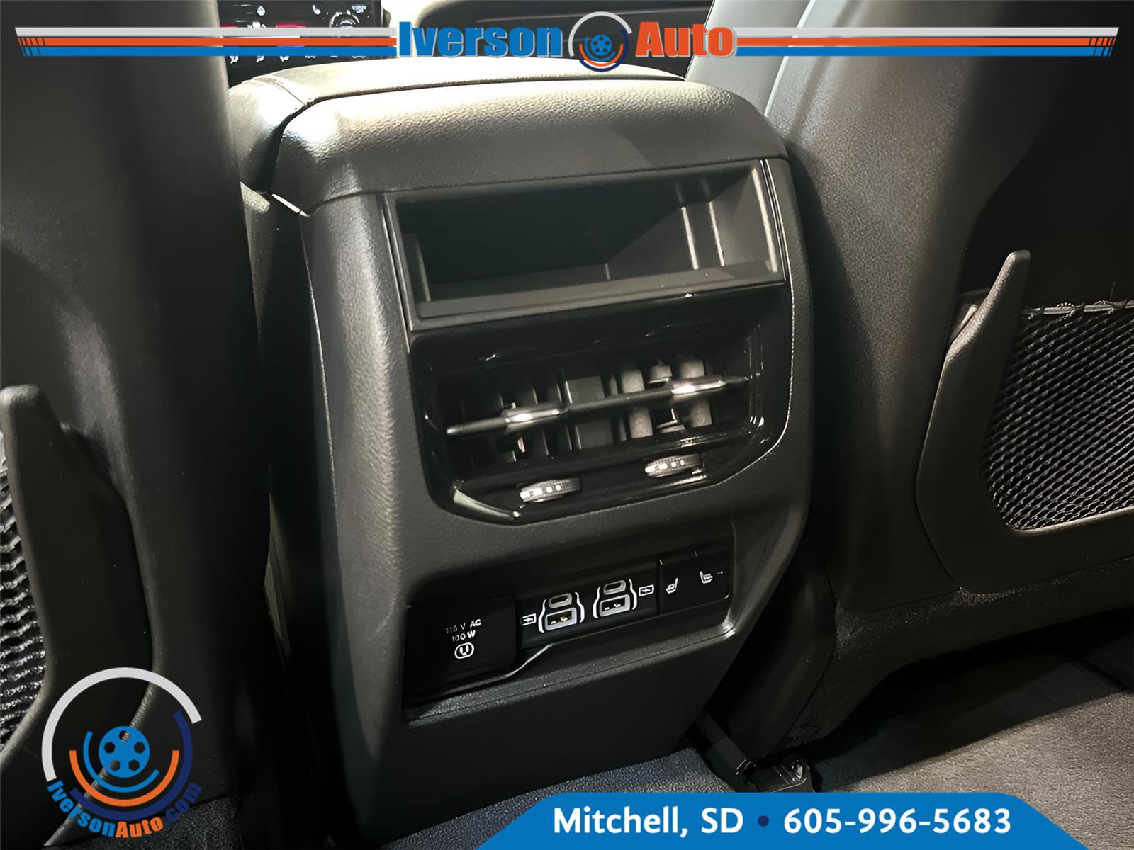Used 2023 Jeep Grand Cherokee Limited AWD/4WD image 31