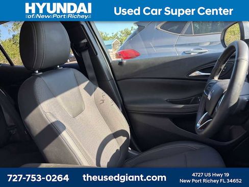 Used 2025 Buick Encore GX Preferred w/ Comfort Package image 7