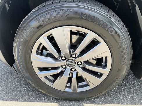 Certified 2024 Nissan Pathfinder SV AWD/4WD image 11