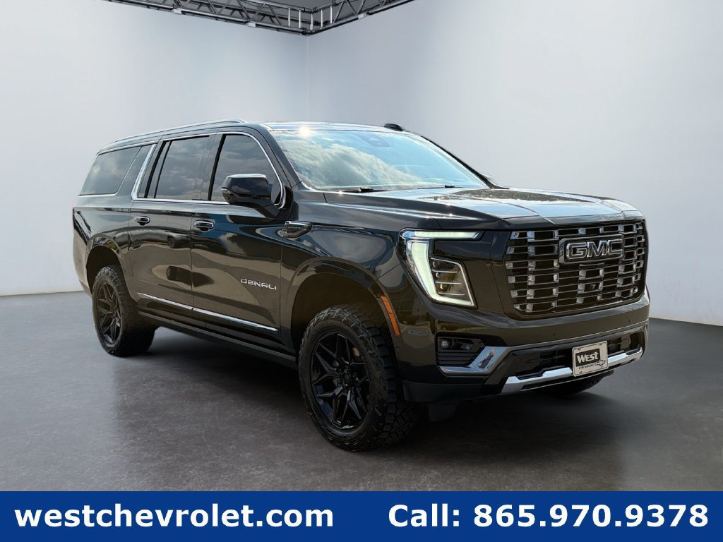 Used 2025 GMC Yukon XL Denali Ultimate AWD/4WD image 1