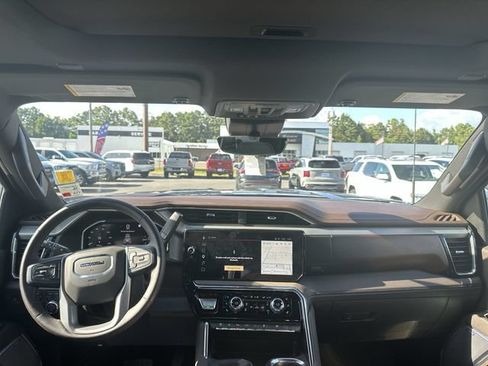 Used 2026 GMC Sierra 3500 Denali w/ Technology Package AWD/4WD image 9