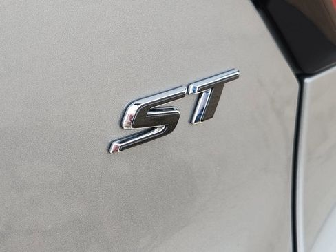 Used 2023 Buick Encore GX Select w/ Sport Touring Package image 12