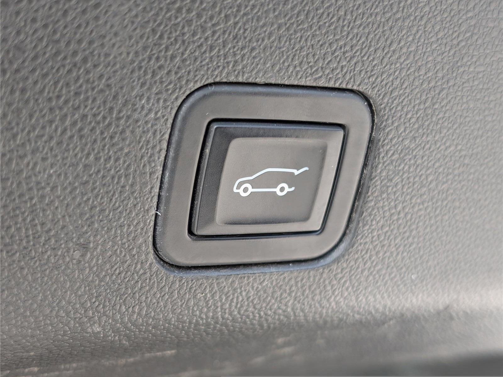 Used 2023 Chevrolet Suburban High Country w/ Advanced Technology Package AWD/4WD image 16