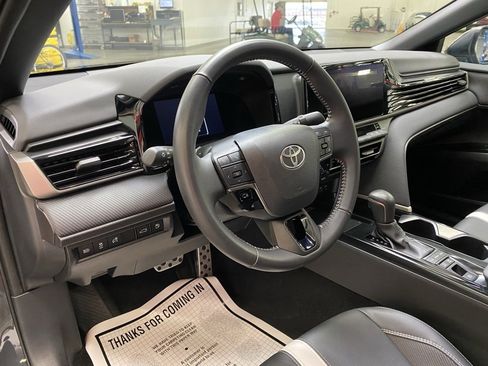 Used 2025 Toyota Camry SE image 27