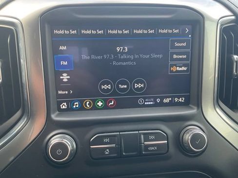 Used 2021 Chevrolet Silverado 1500 LT Trail Boss w/ Convenience Package II AWD/4WD image 5