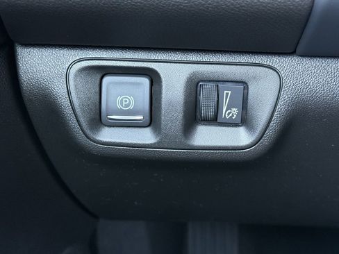 Used 2023 GMC Acadia SLE w/ Driver Convenience Package image 25