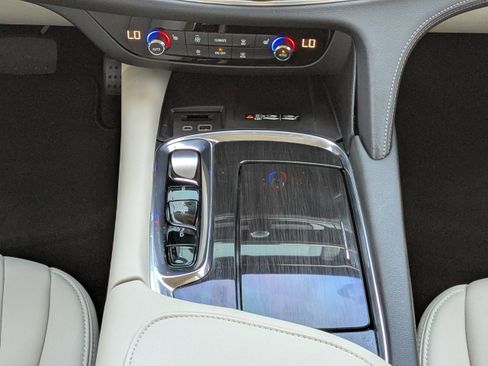 Used 2023 Buick Enclave Essence w/ Experience Buick Package FWD image 21