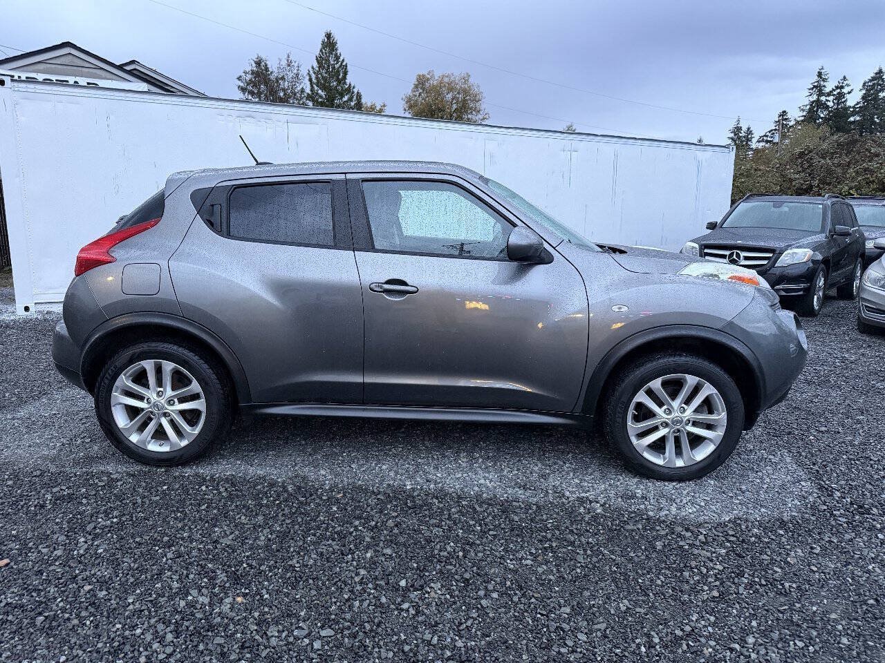 Used 2012 Nissan Juke SL FWD image 2
